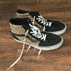 Vans Women's Black and Leopard Print Sneakers
